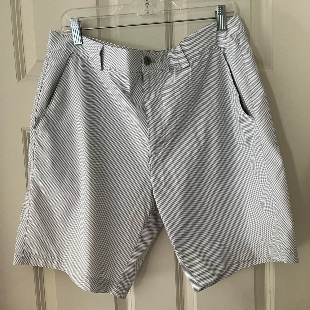 Men’s PGA Tour mini check golf shorts, size 36